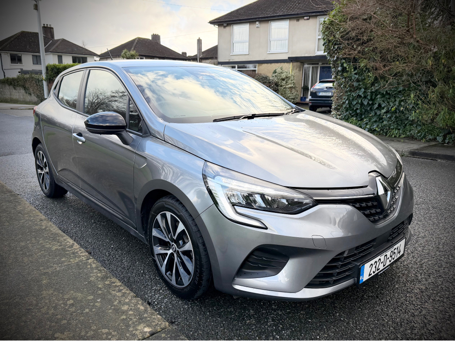 2023 Renault Clio 1.0 Petrol Automatic | AA approved | One owner Irish car | Full history | 2 Year Renault Warranty | Sold serviced and valeted with full Motor History check supplied. €16,999