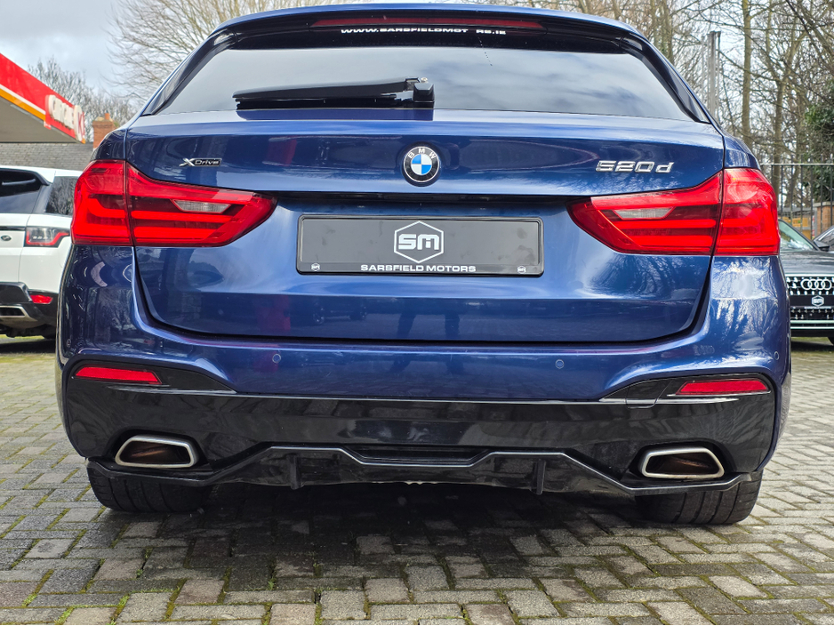 2019 BMW 5 Series - image 12