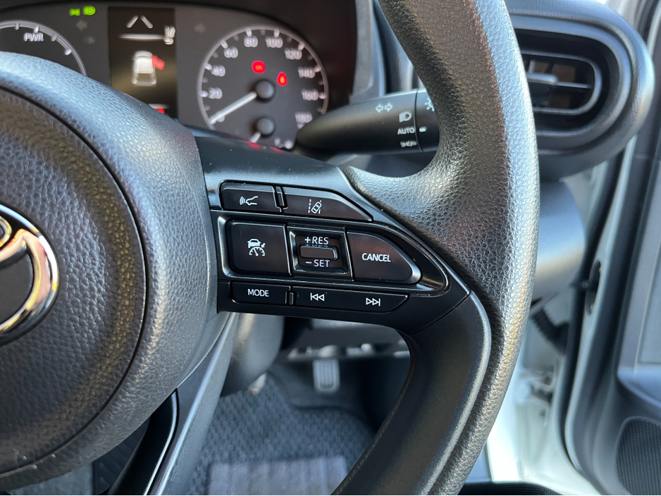 2021 Toyota Yaris X HYBRID 1.5 AUTOMATIC PETROL //KEYLESS ENTRY//REVERSE CAMERA//ADAPTIVE CRUISE CONTROL// €15,950