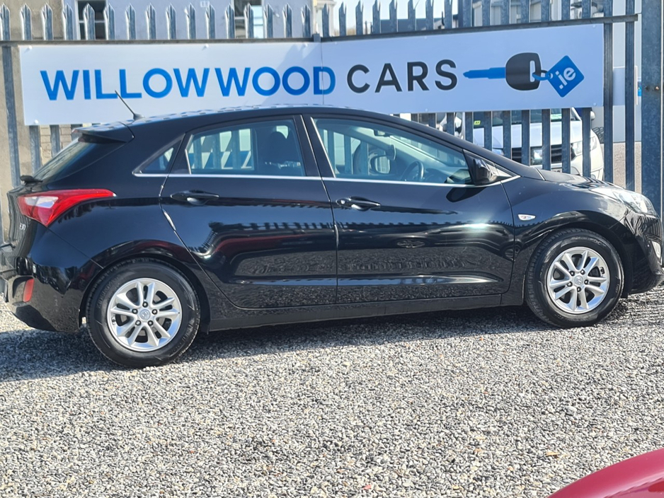 2016 Hyundai i30 - image 5