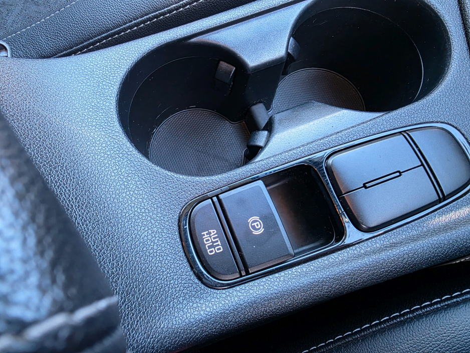 2020 Kia Niro - image 24