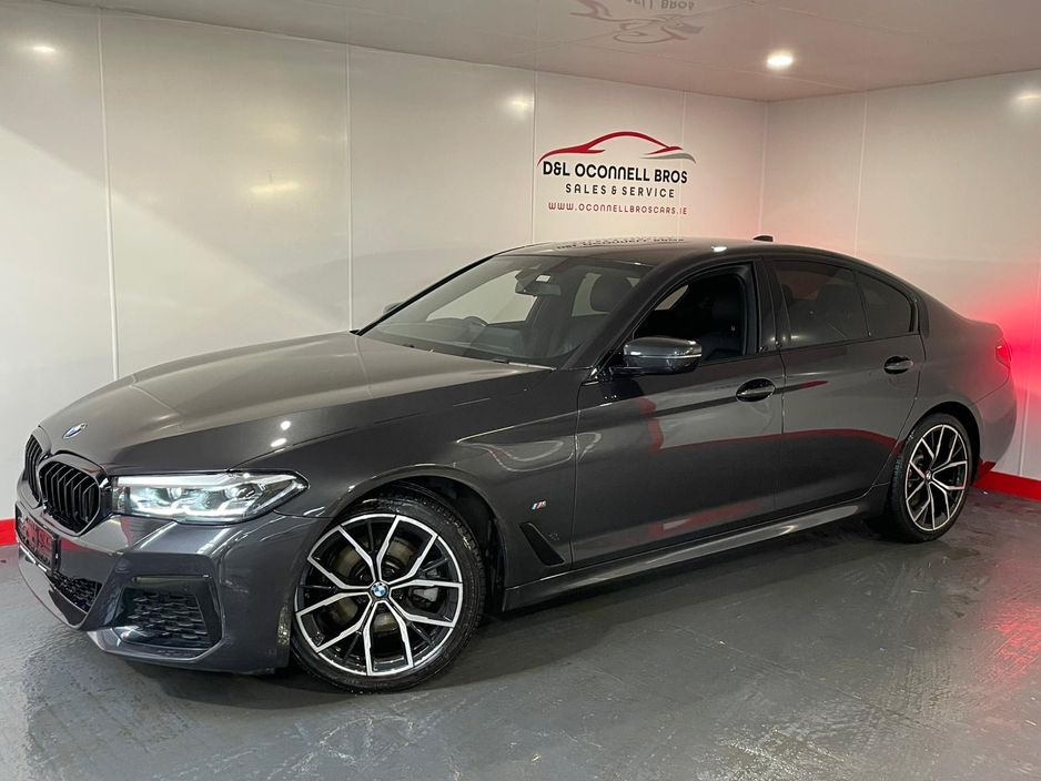 2022 BMW 5 Series - image 7