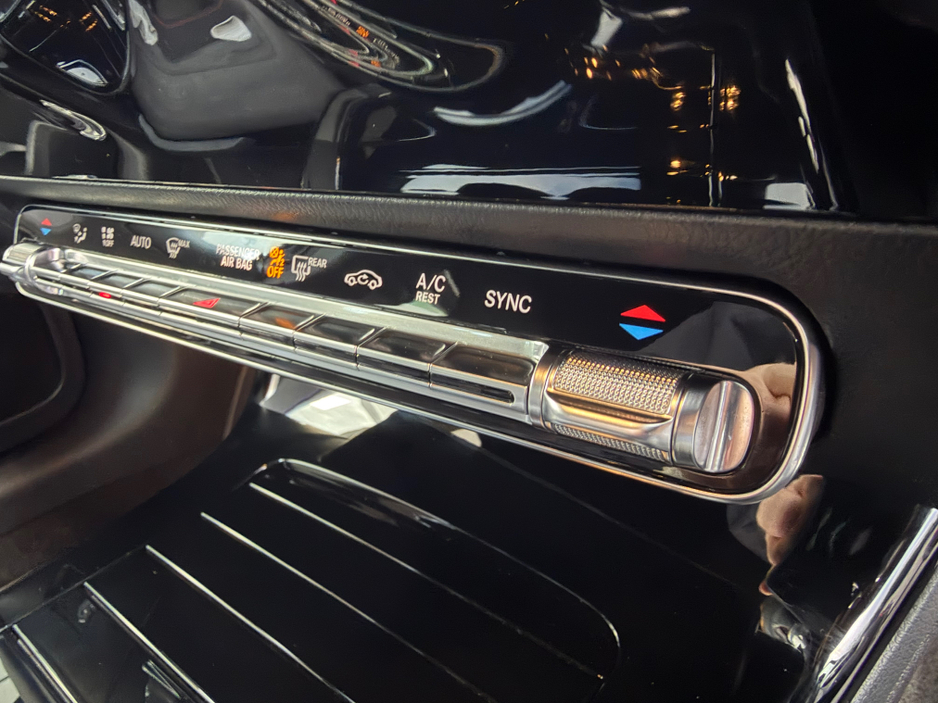 2019 Mercedes-Benz A Class A200d - AMG Premium + Low mileage €24,890