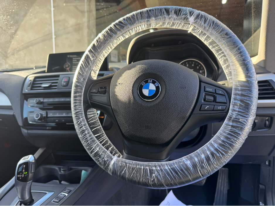 2016 BMW 1 Series - image 8