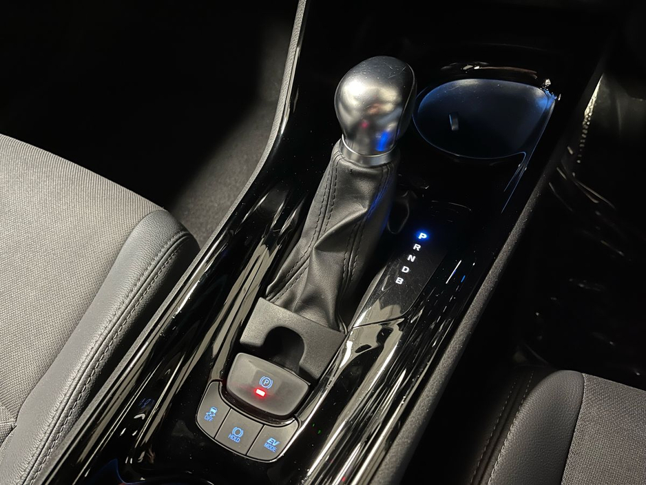 2022 Toyota C-HR - image 4