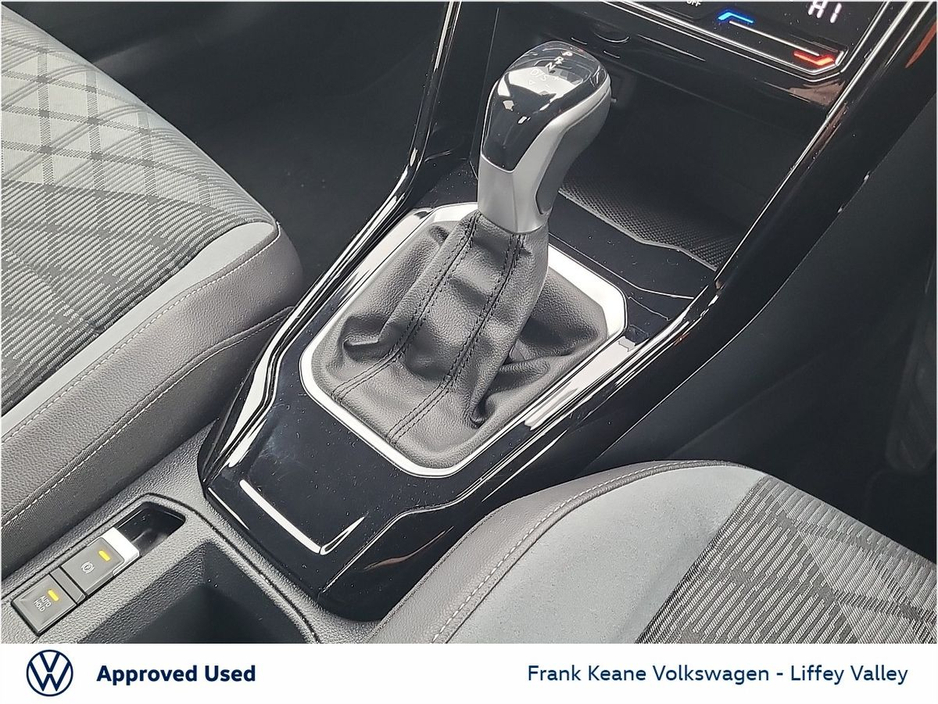 2022 Volkswagen T-Roc - image 21