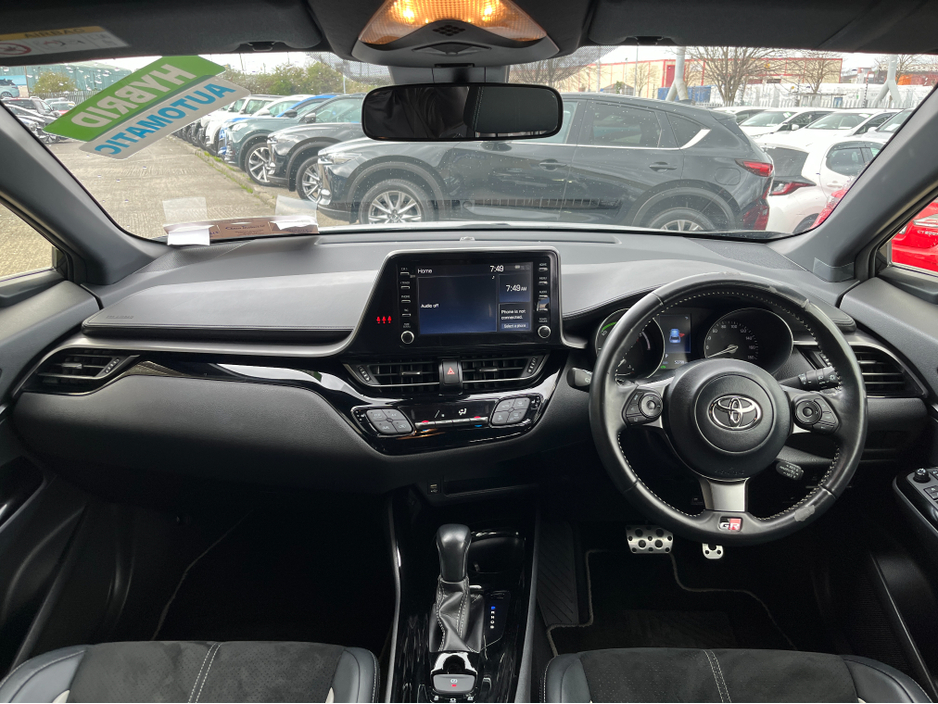 2020 Toyota C-HR - image 11
