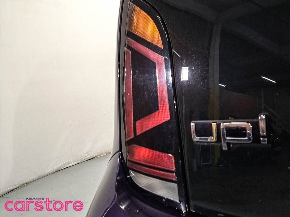 2017 Volkswagen up! - image 19