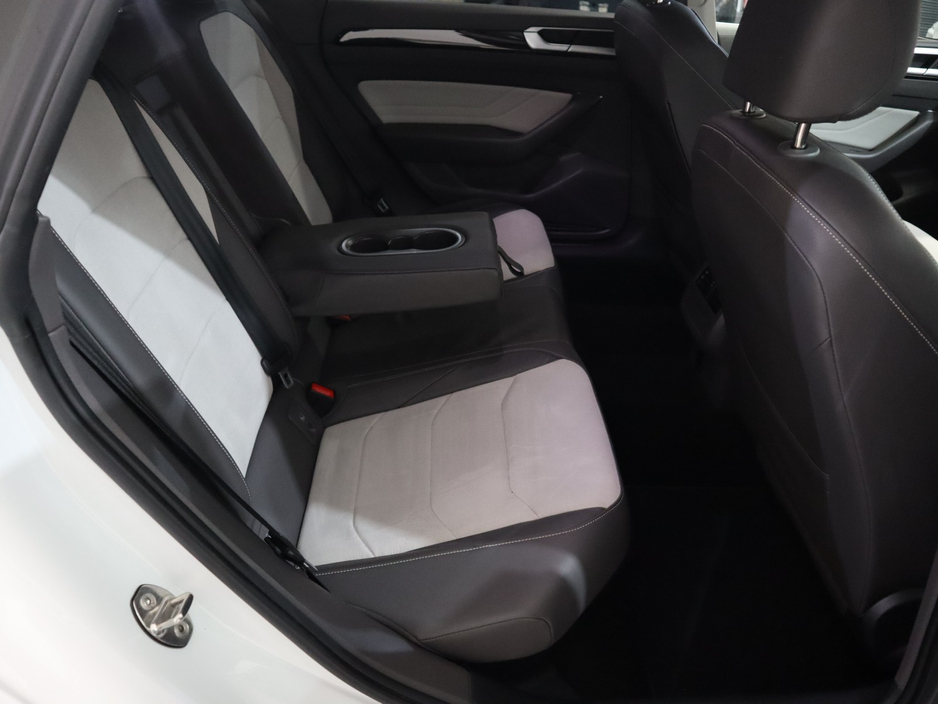 2023 Volkswagen Arteon - image 25