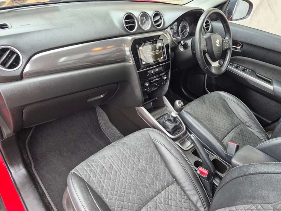 2020 Suzuki Vitara - image 12
