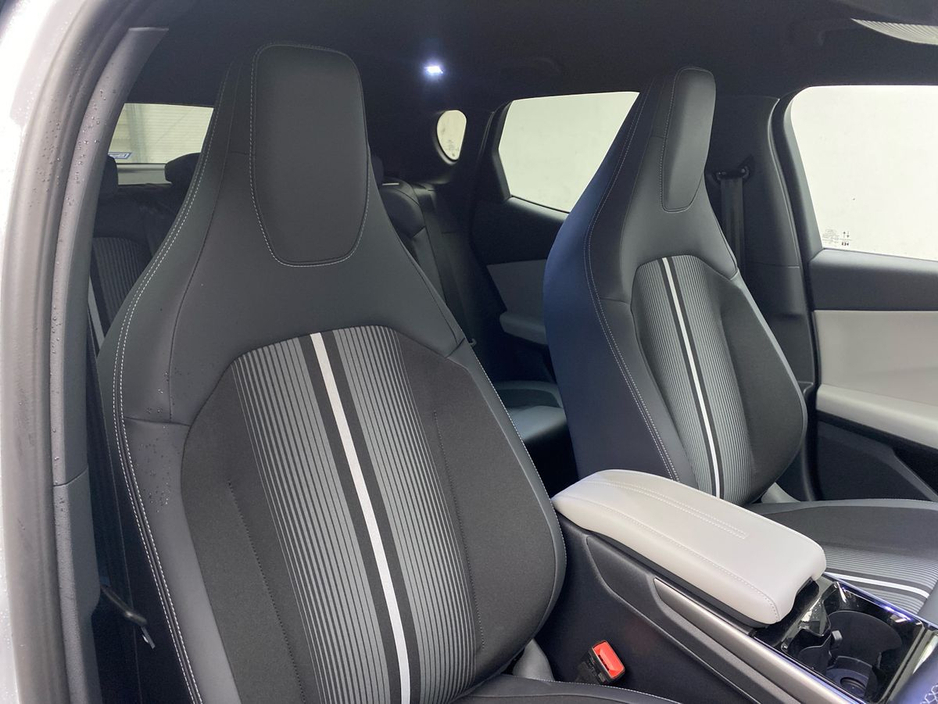 2026 Ford Capri - image 18