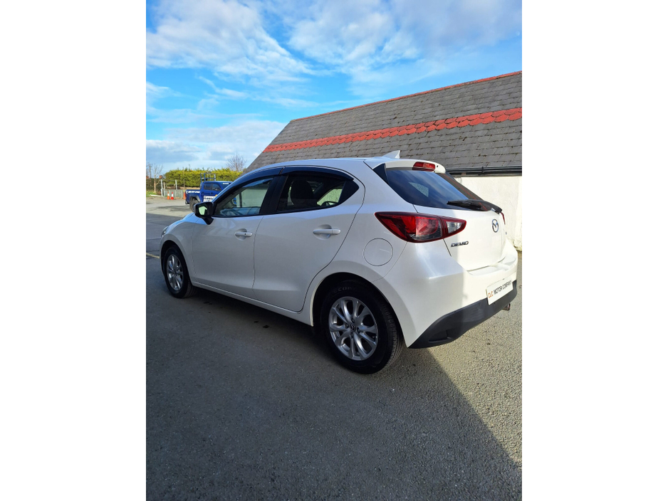 2016 Mazda Demio - image 6