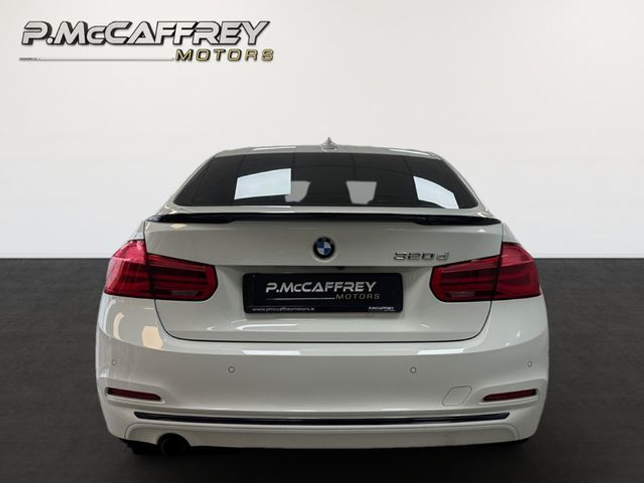 2015 BMW 3 Series - image 6