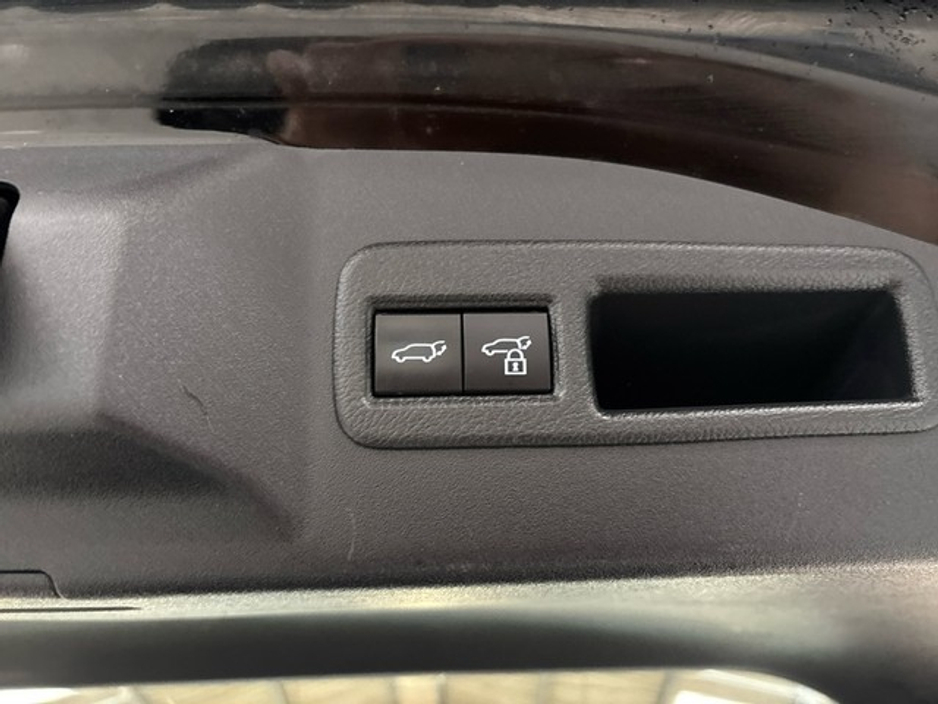 2023 Toyota bZ4X - image 11