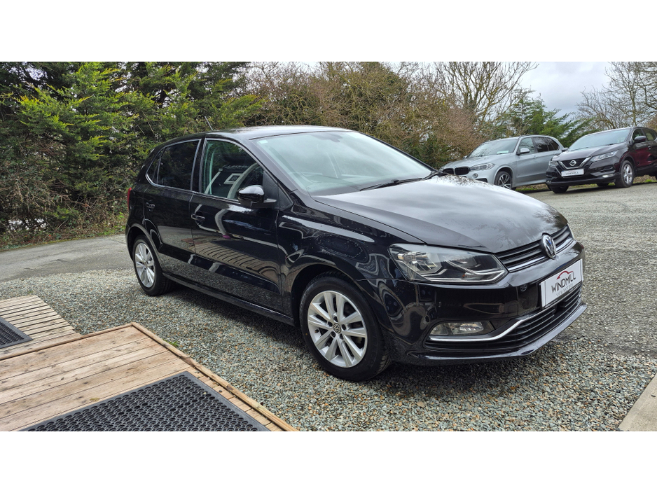 2016 Volkswagen Polo - image 3