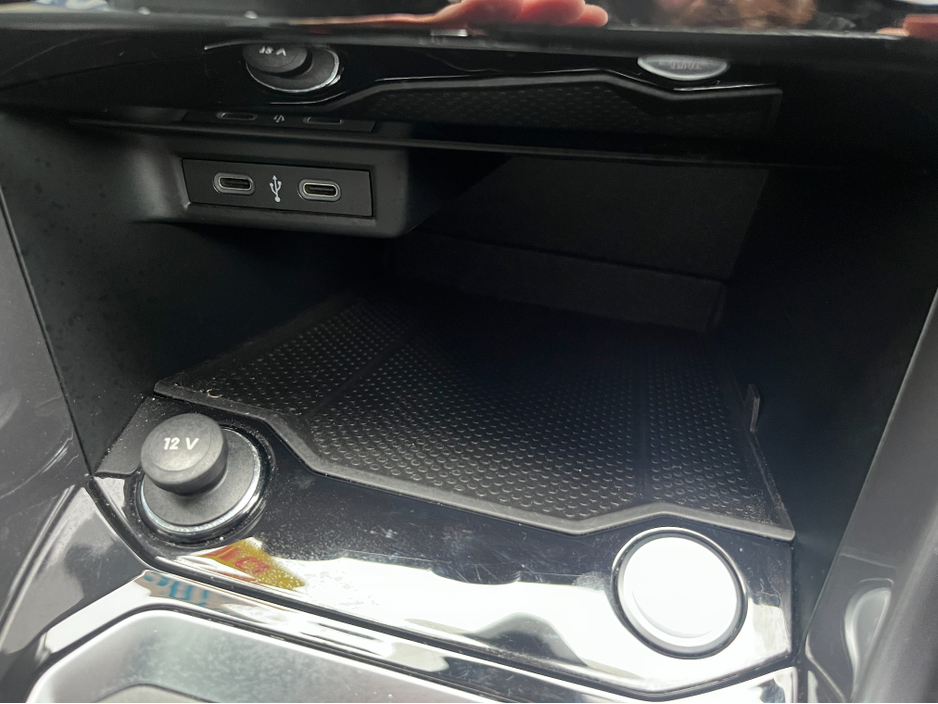 2021 Volkswagen T-Roc R-LINE AUTOMATIC 2.0 DIESEL //LOW MILES//HALF LEATHER SEATS//ADAPTIVE CRUISE CONTROL//REVERSE CAMERA//KEYLESS ENTRY// €27,950