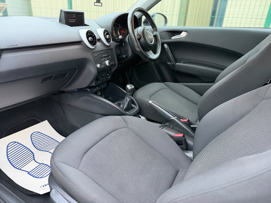 2014 Audi A1 - image 13