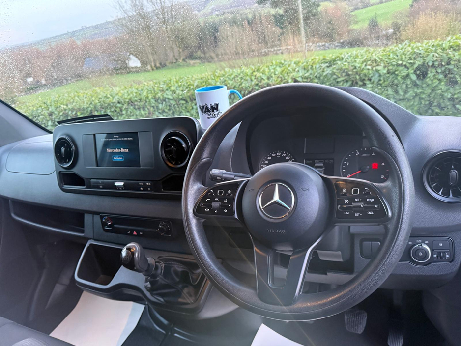 2021 Mercedes-Benz Sprinter - image 13