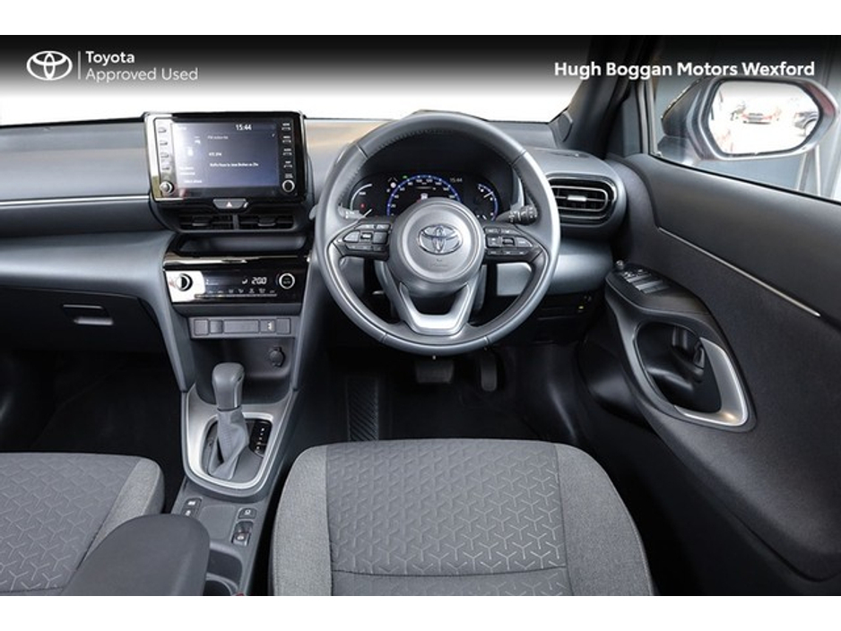 2023 Toyota Yaris Cross SPORT HYBRID, NICE LOW MILEAGE! €27,995