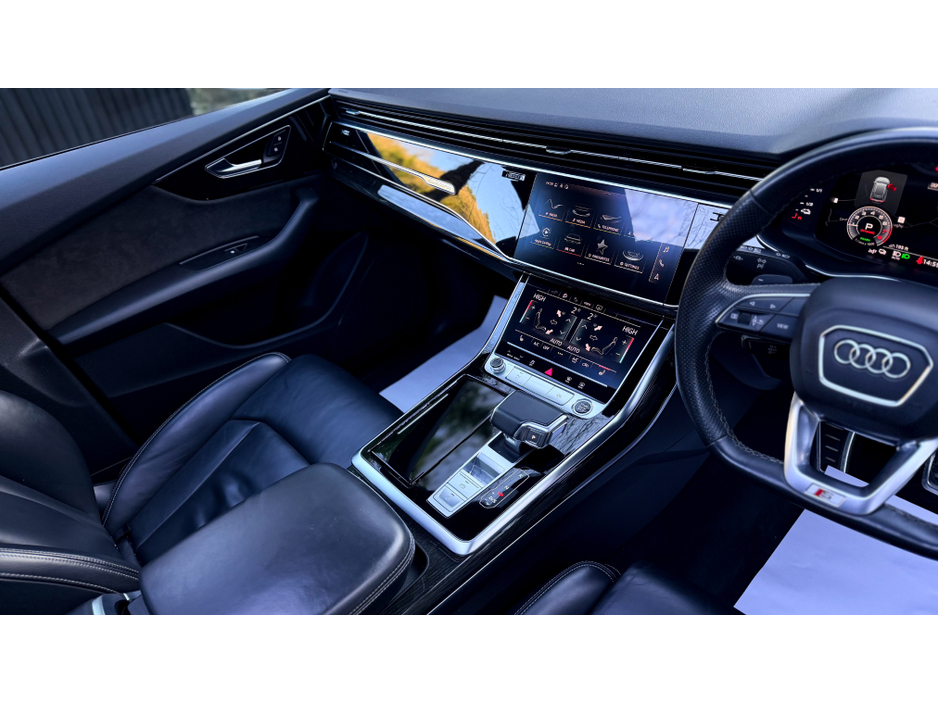 2021 Audi Q8 2021 (212) Audi Q8 55 TFSI e Black Edition Quattro €55,999