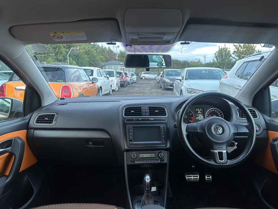 2011 Volkswagen Polo - image 16