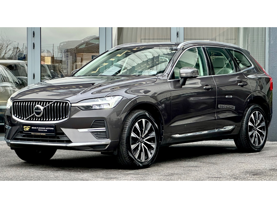 2022 Volvo XC60 - image 2