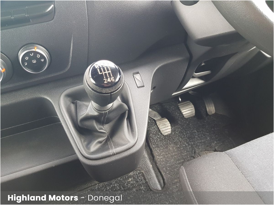 2022 Renault Master - image 16