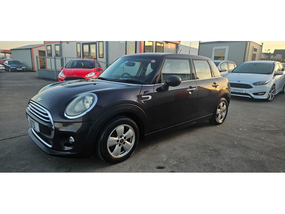 2016 MINI Cooper - image 17