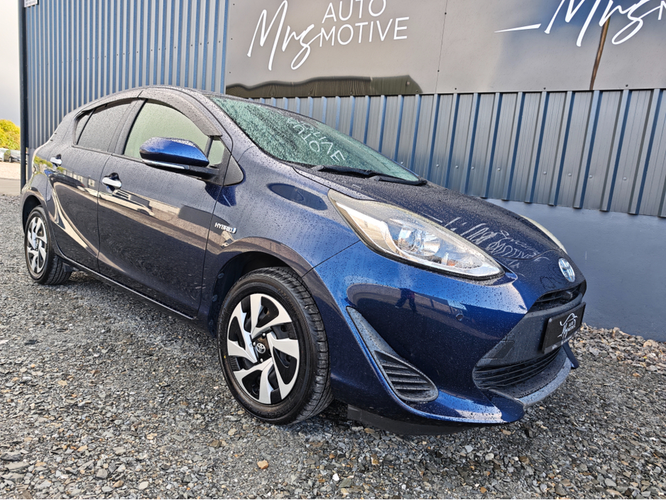 2019 Toyota Aqua - image 2