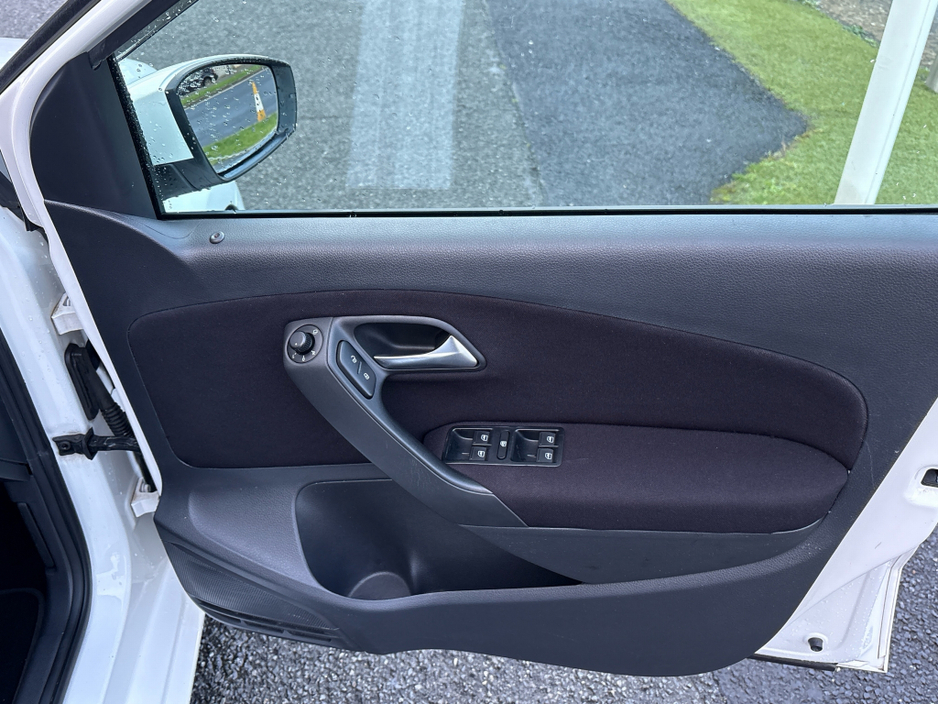 2013 Volkswagen Polo Volkswagen Polo 1.2 Petrol Automatic €9,950