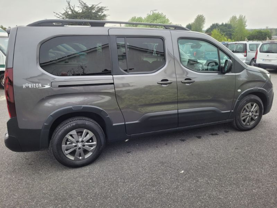 2023 Peugeot Rifter - image 6