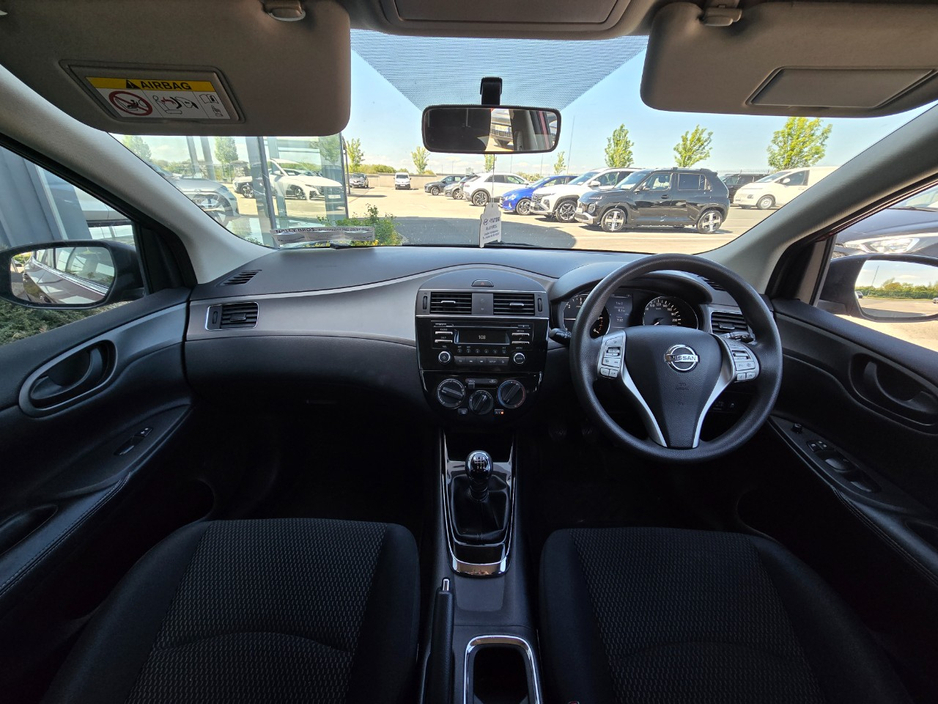 2015 Nissan Pulsar - image 10