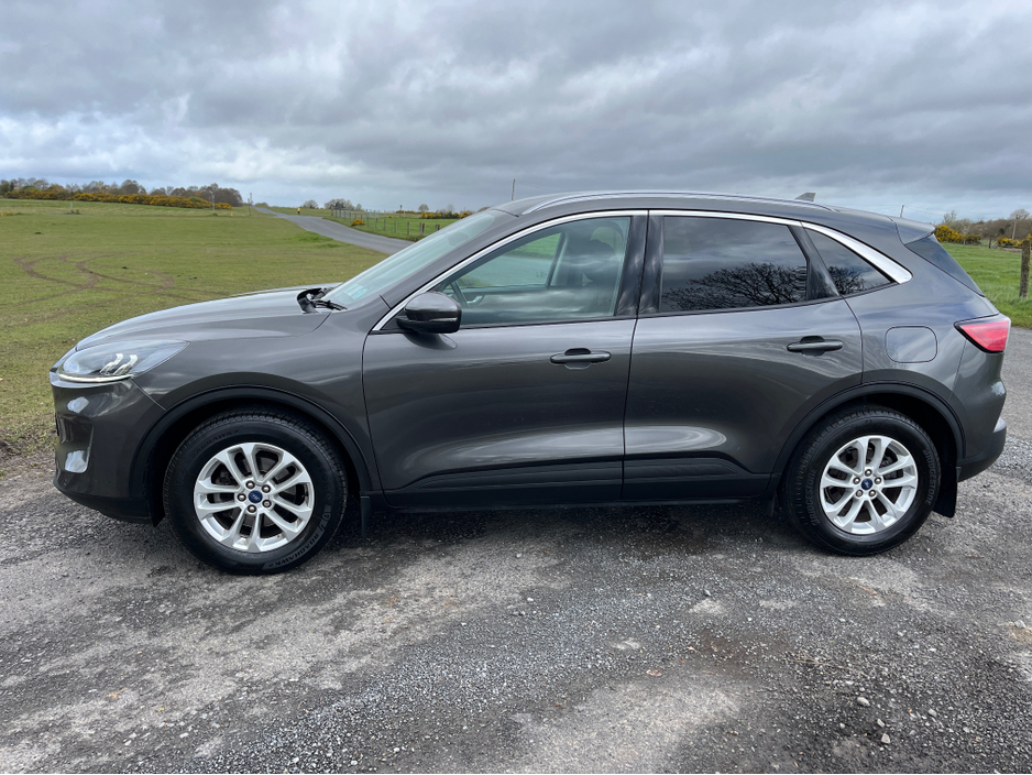 2021 Ford Kuga - image 4