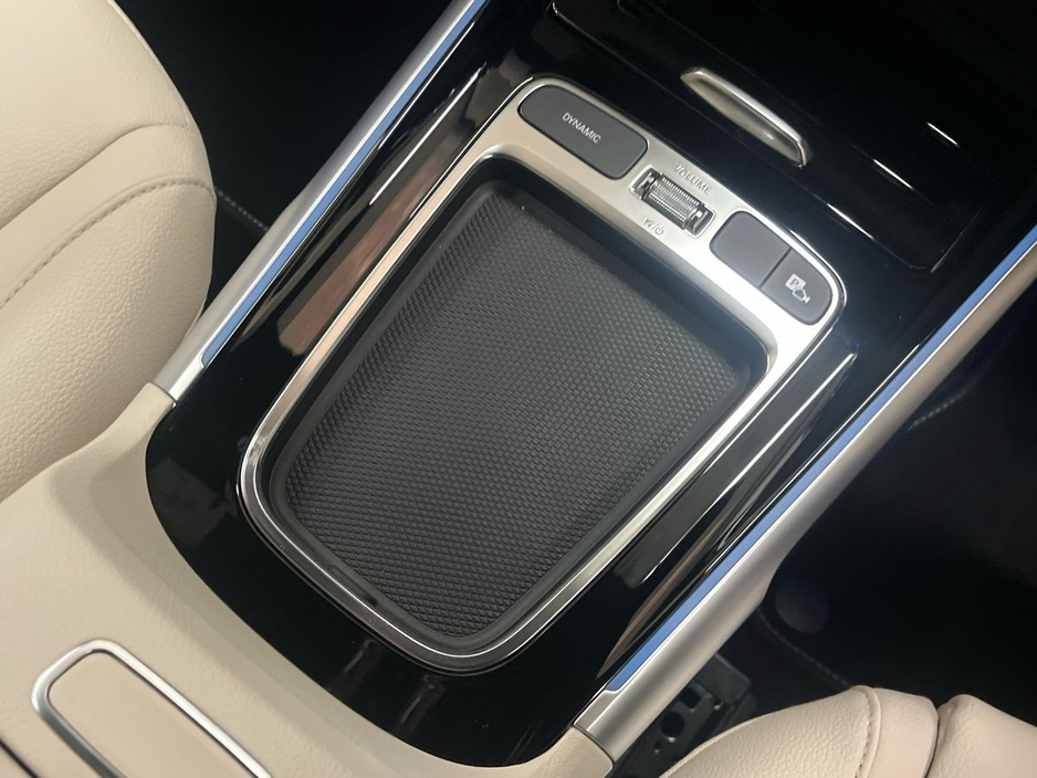 2025 Mercedes-Benz GLB - image 16