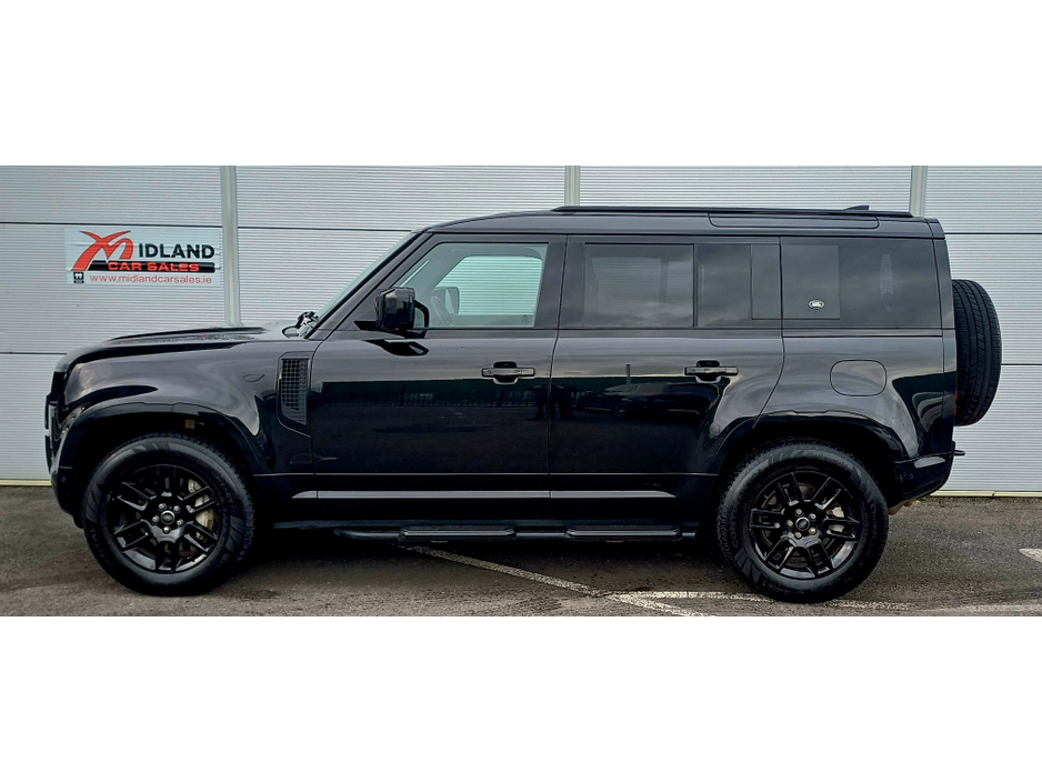 2024 Land Rover Defender - image 13