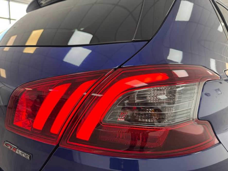 2020 Peugeot 308 - image 19