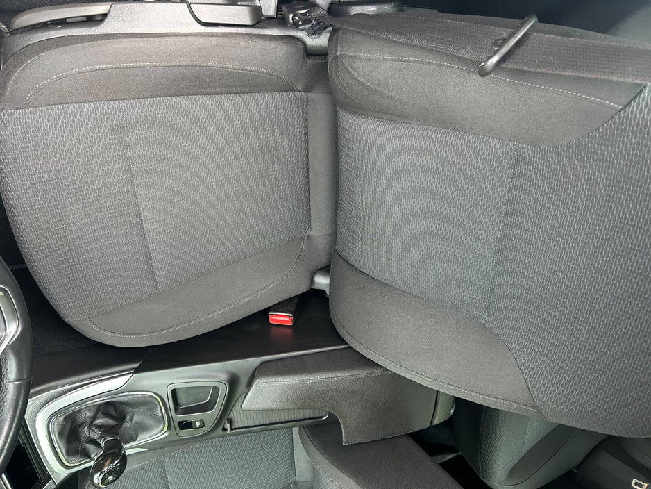 2015 Opel Insignia - image 21