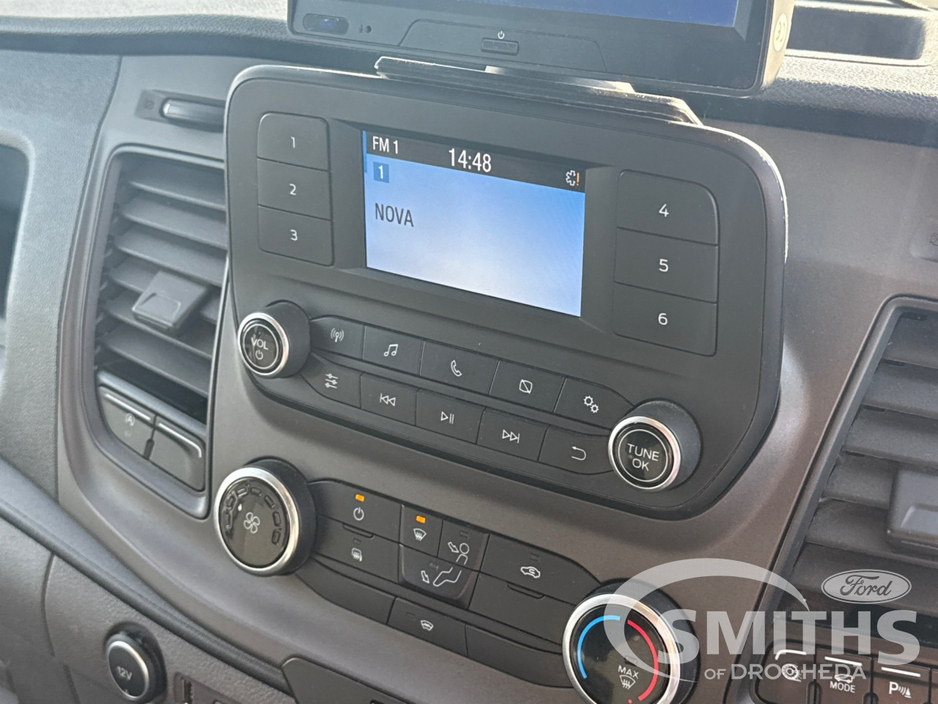 2020 Ford Transit Custom - image 16