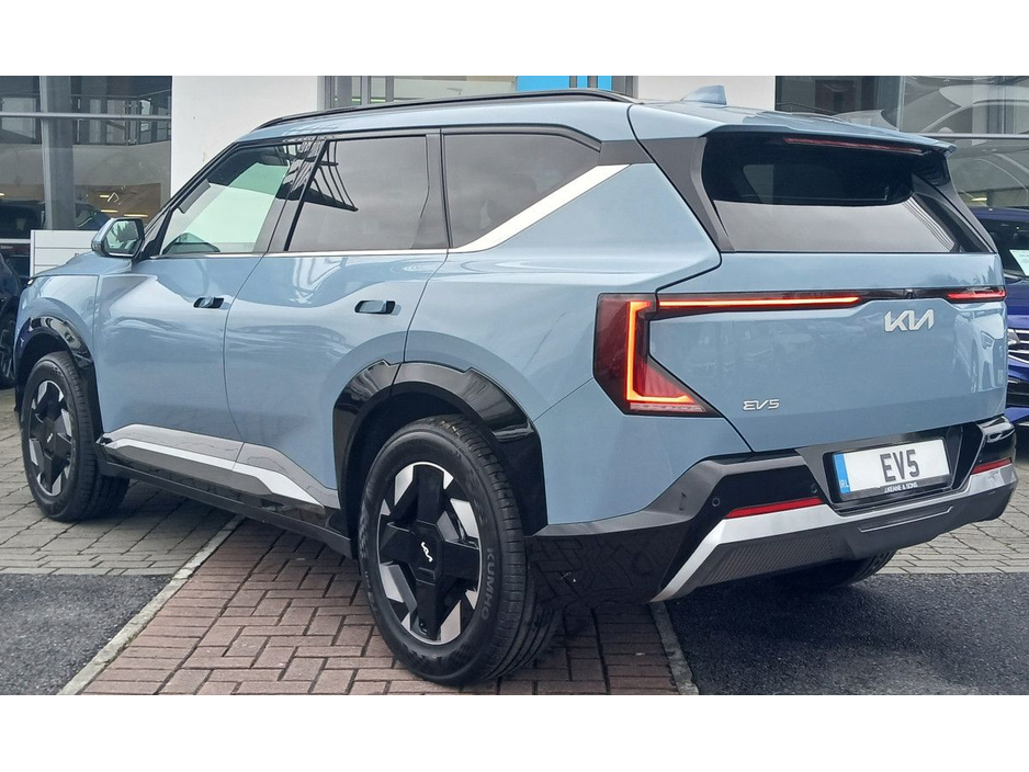 2026 Kia EV5 - image 8