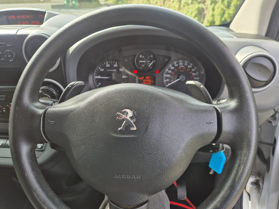 2017 Peugeot Partner - image 7