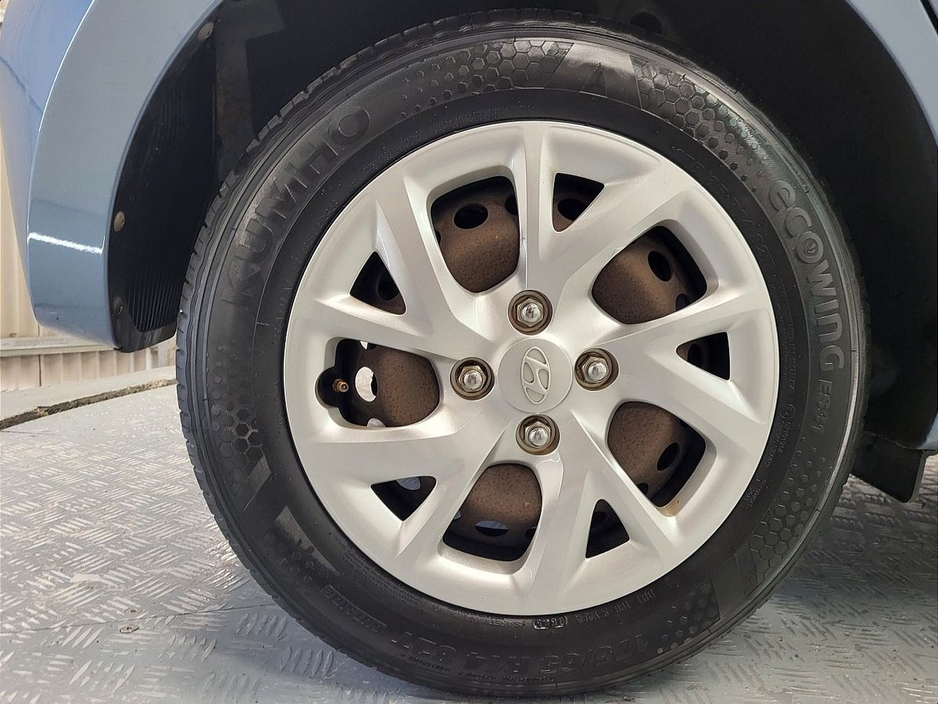 2019 Hyundai i10 - image 10