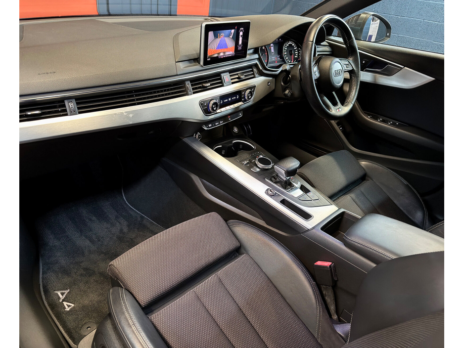 2016 Audi A4 - image 28