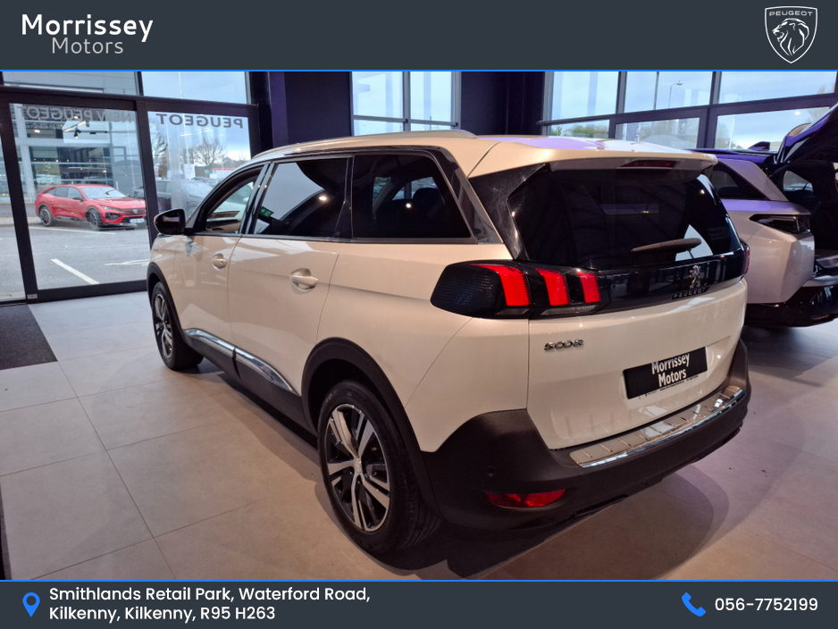 2018 Peugeot 5008 - image 8