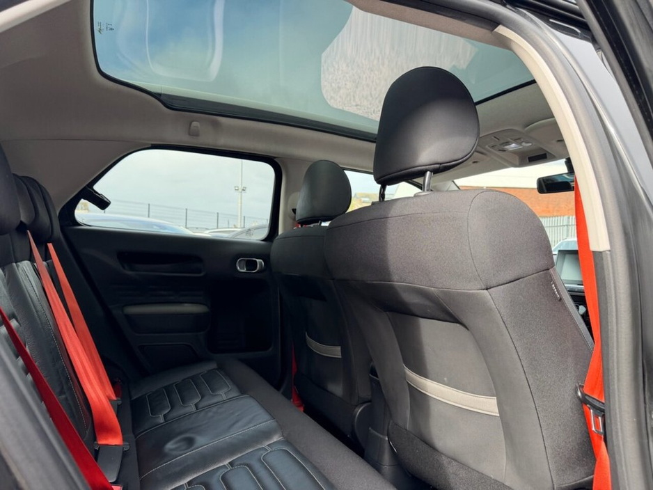 2017 Citroen C4 Cactus - image 27