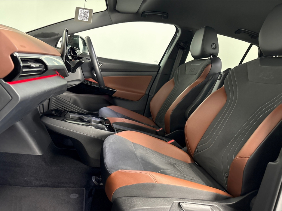 2021 Volkswagen ID.4 - image 28