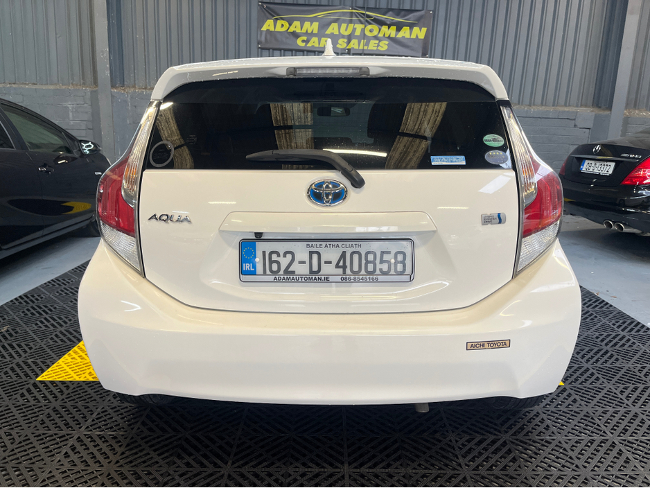 2016 Toyota Aqua - image 4