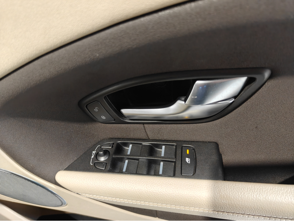 2015 Land Rover Range Rover Evoque - image 24