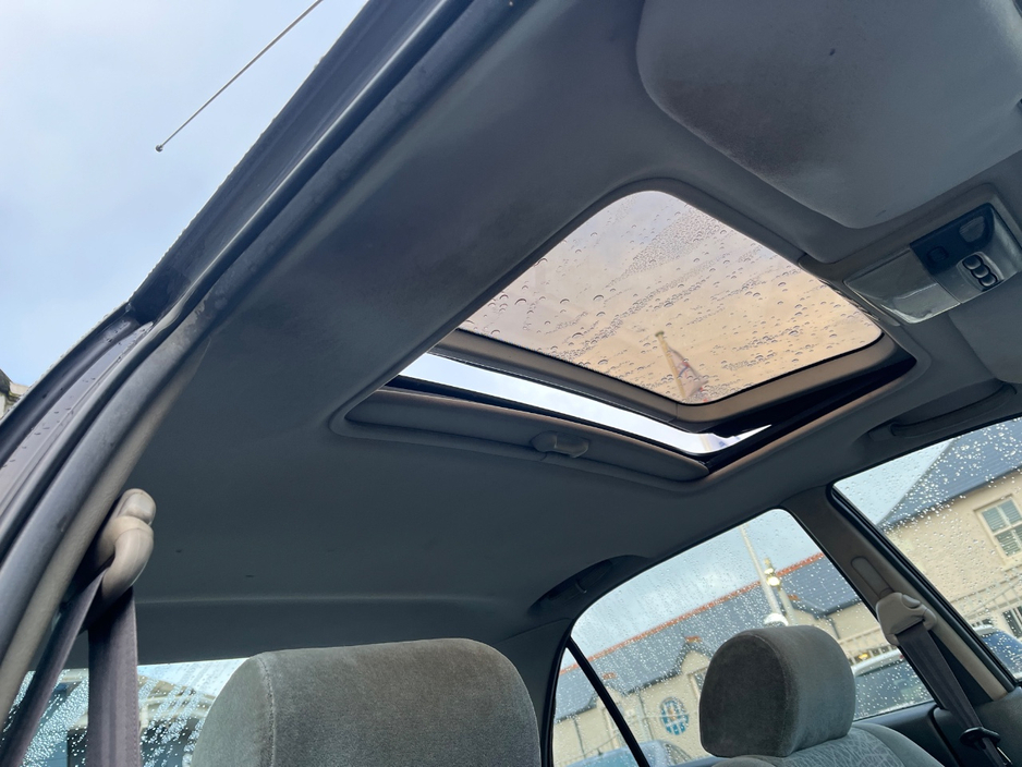 1994 Mitsubishi Galant - image 19