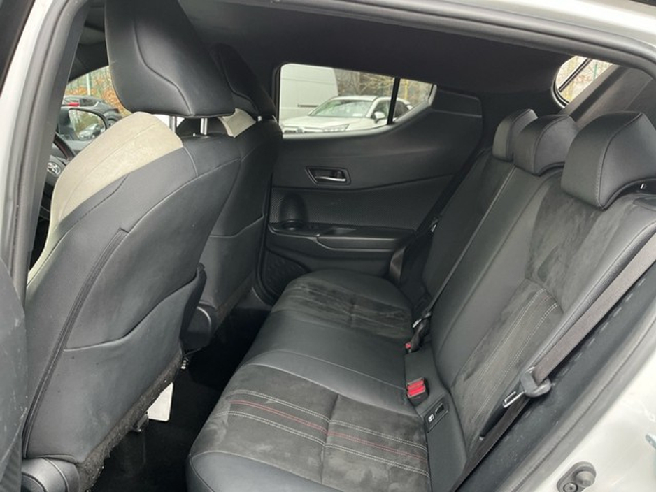 2022 Toyota C-HR - image 7