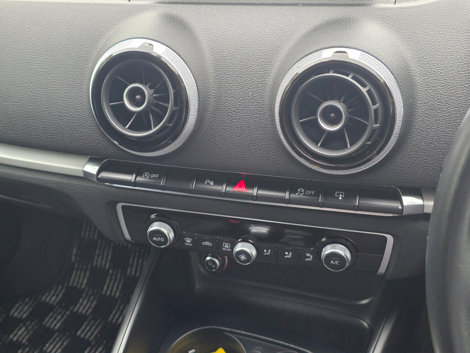 2014 Audi A3 - image 16